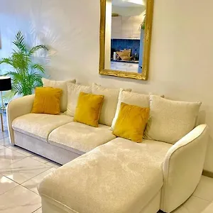 Vaste Tres Lumineux Appartement